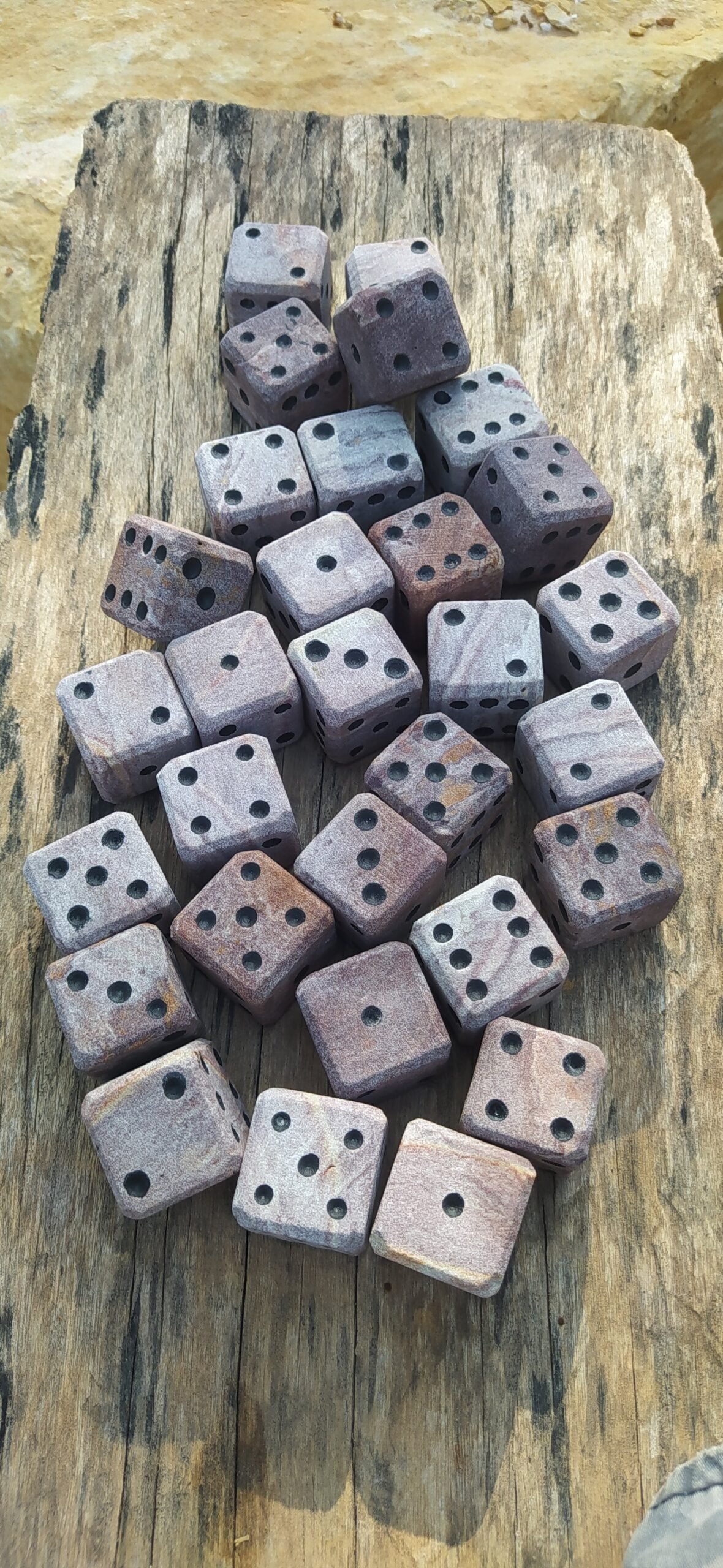 Dados de piedra, juegos decorativo