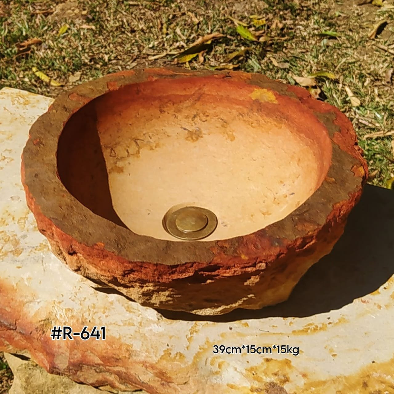 Lavamanos en piedra rustico, labrado rustico, color rojo ocre variable