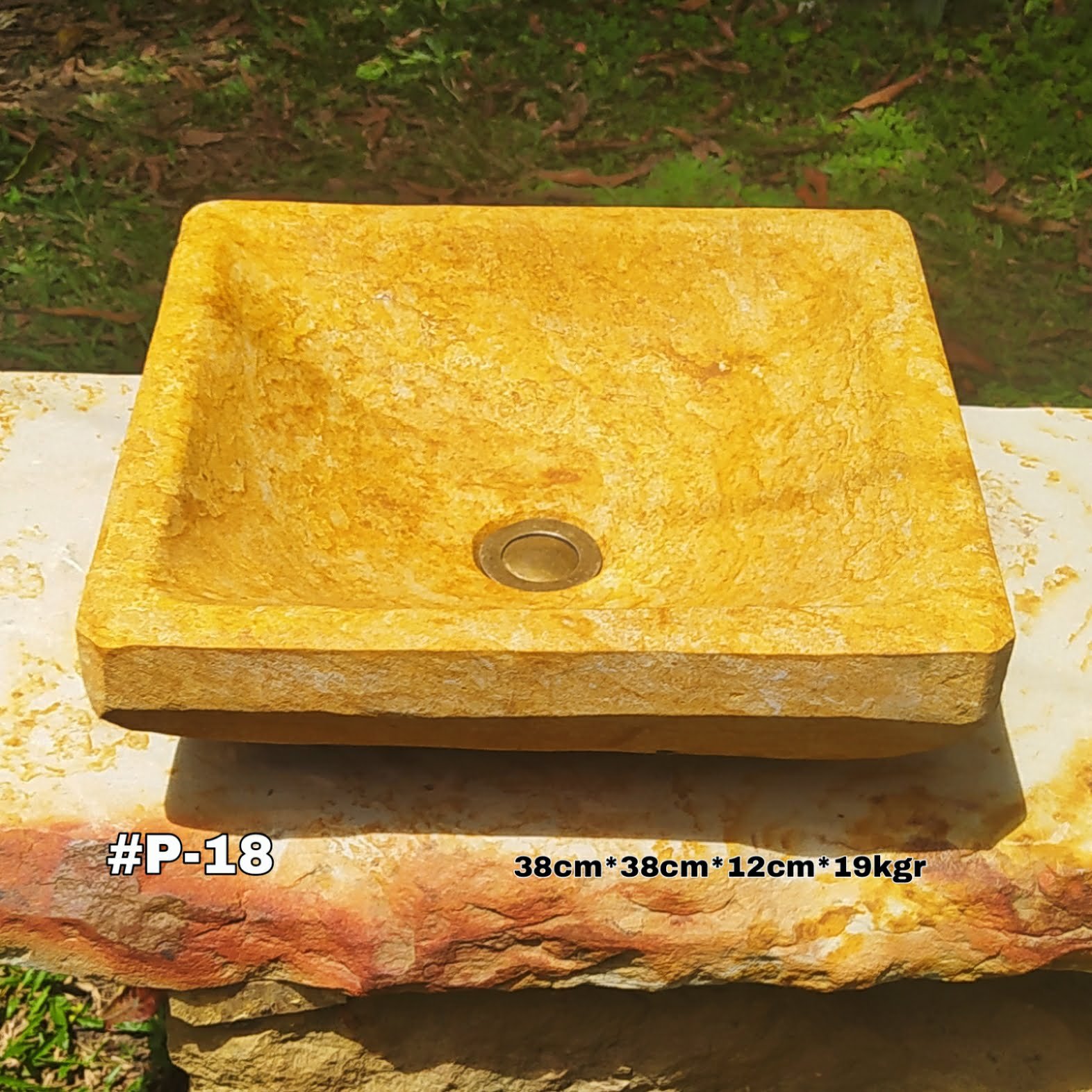 Lavamanos en piedra rectangular, hecho en piedra arenisca amarilla