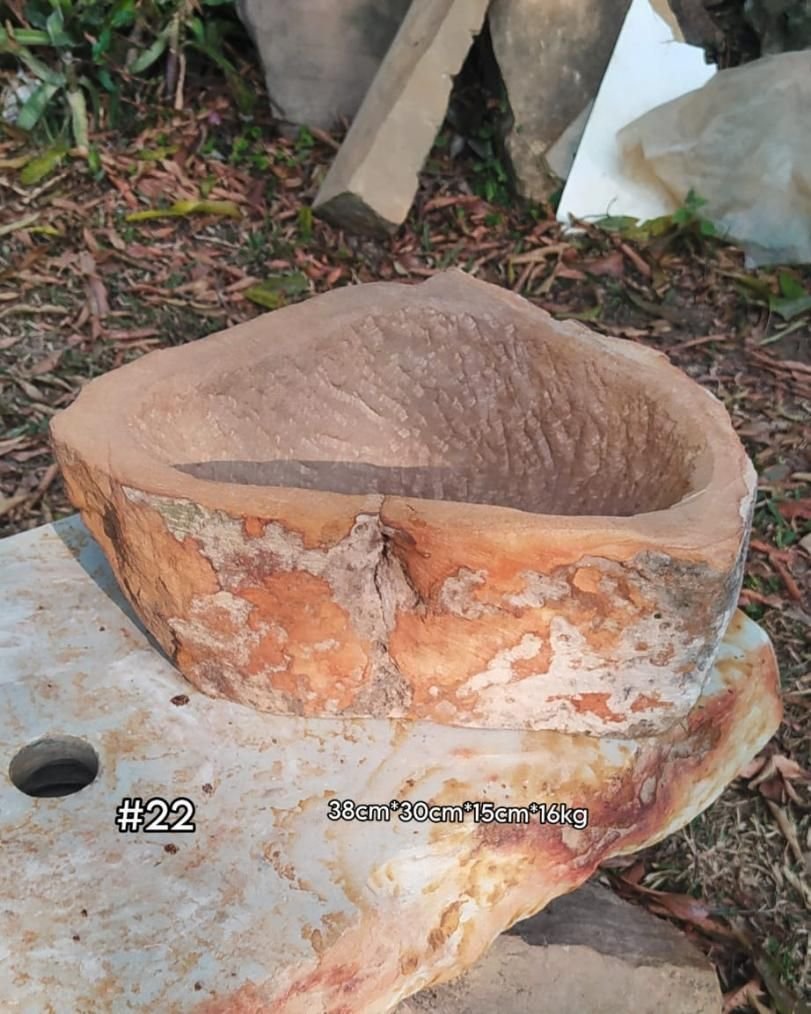 Pila rústica en piedra, cueco en piedra