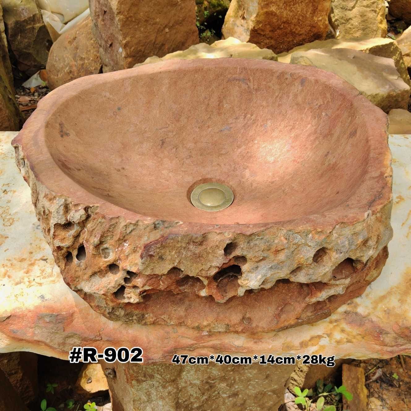 Lavamanos en piedra rústico de montaña