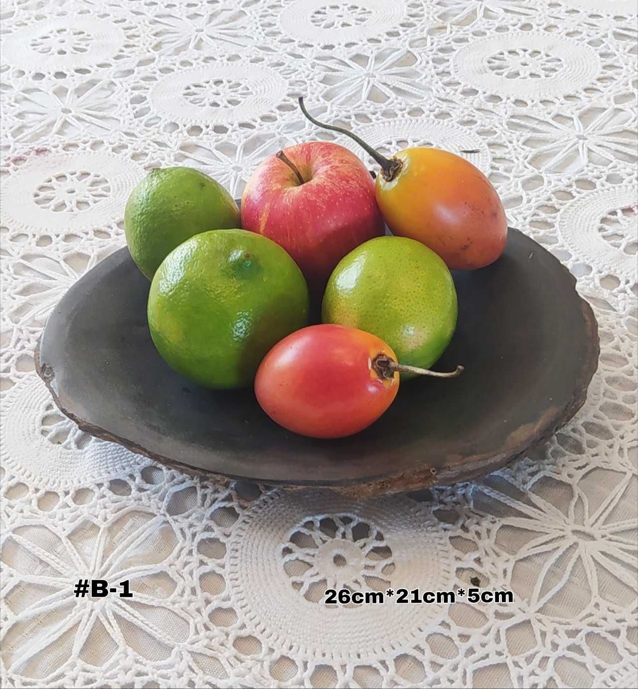 Bandejas y platos en piedra