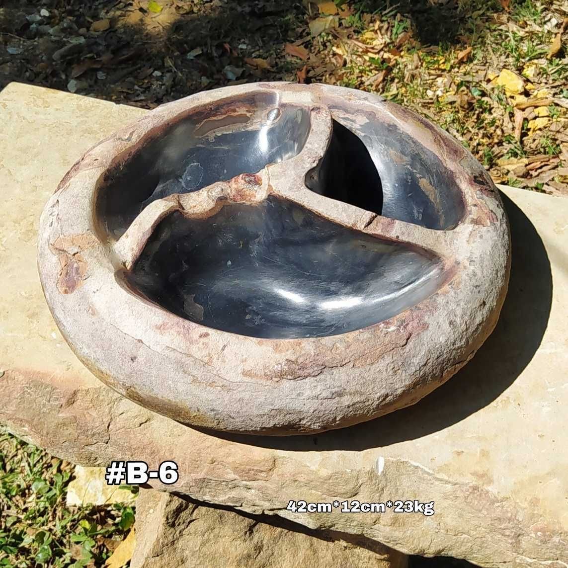 Bandejas y platos en piedra