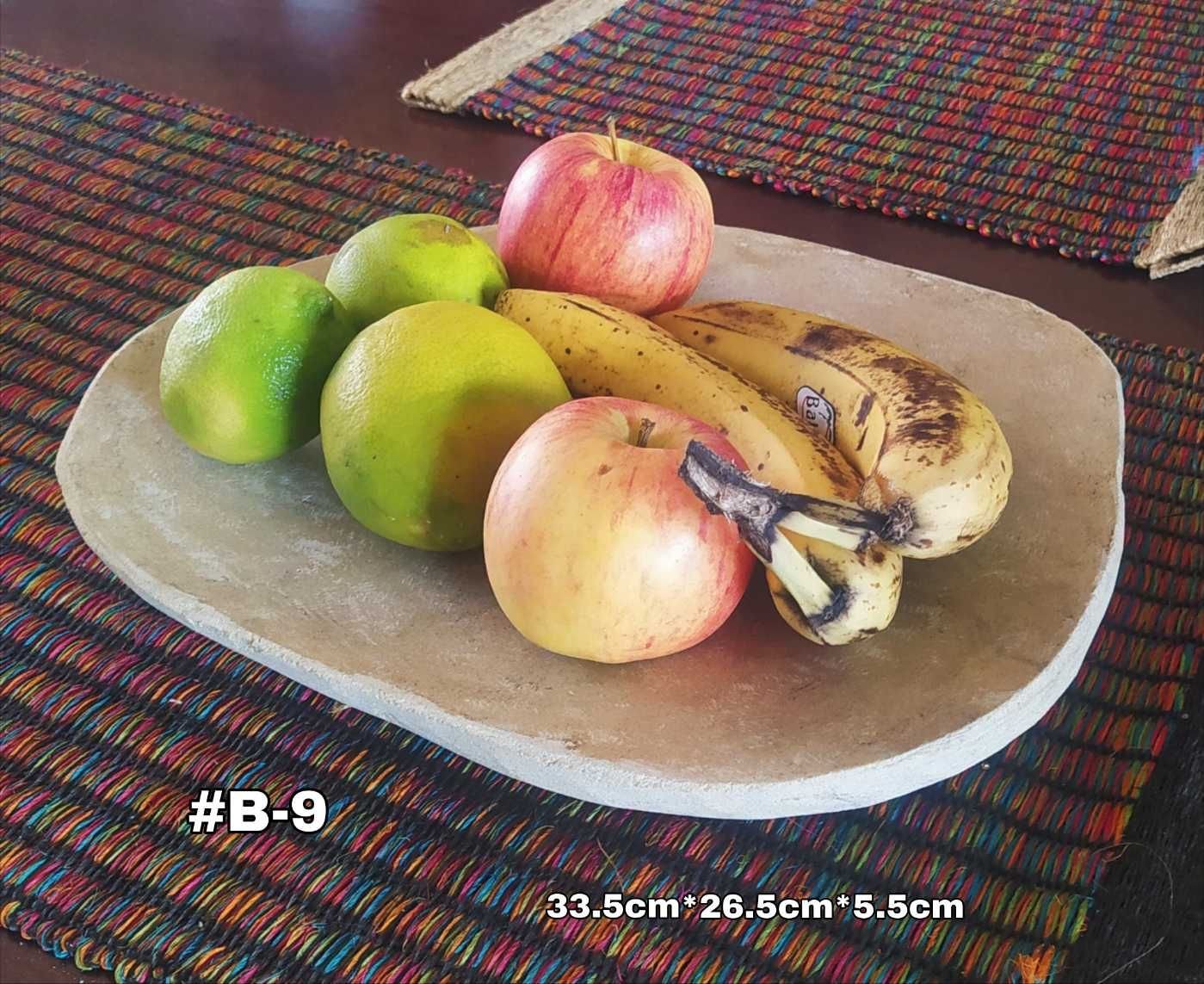 Bandejas y platos en piedra