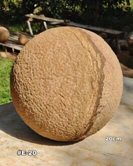 Esfera en piedra escultural