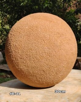 Esfera en piedra escultural