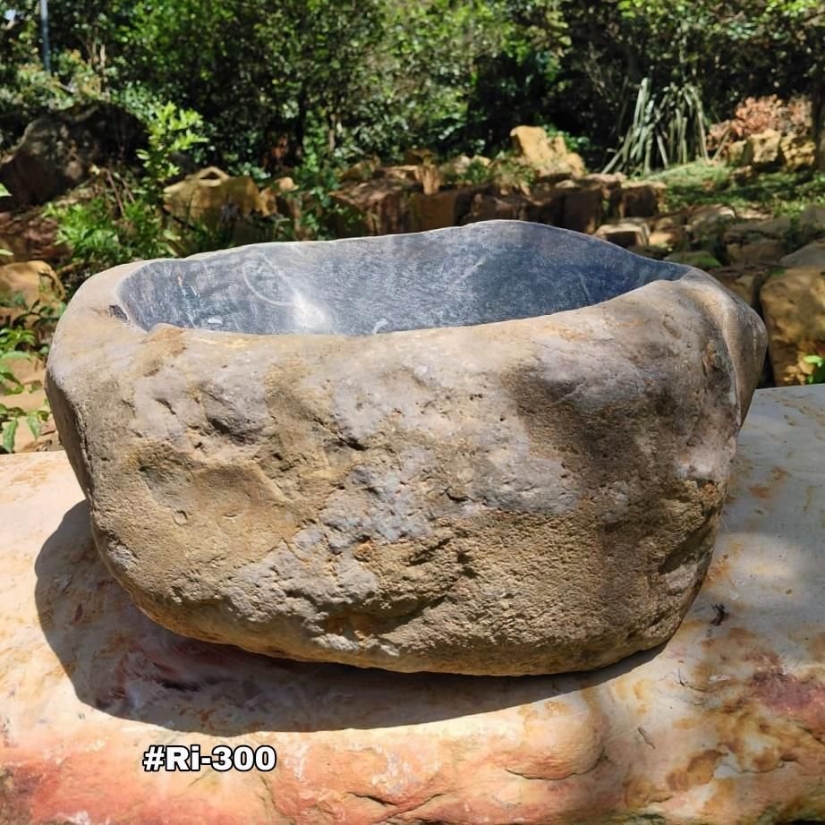 Lavamanos en piedra de río
