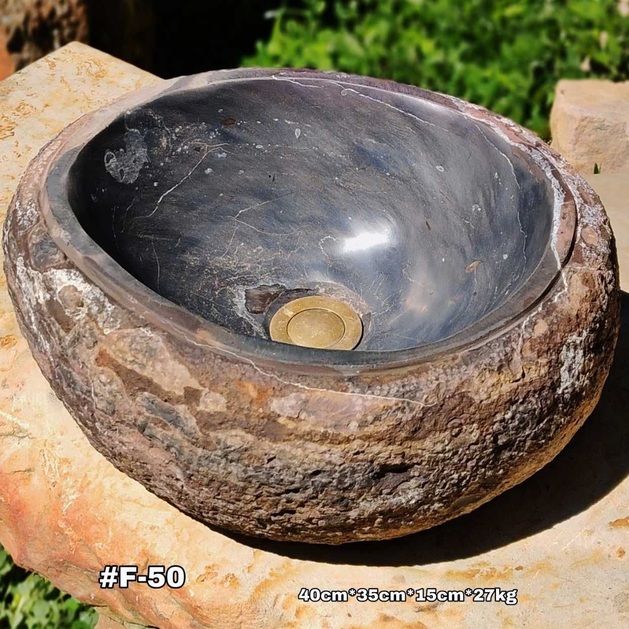 Lavamanos en piedra fósil