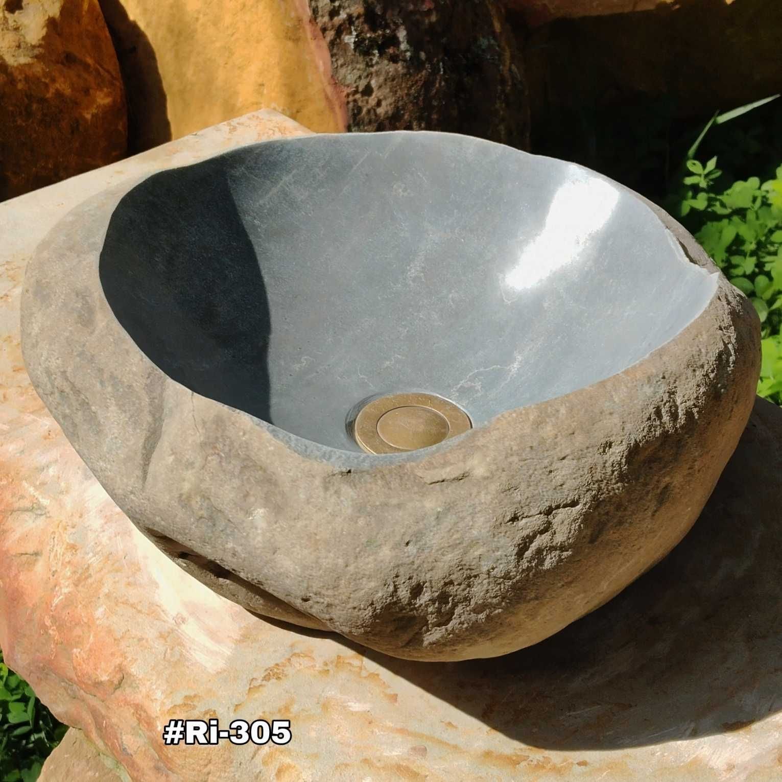 Lavamanos en piedra de río