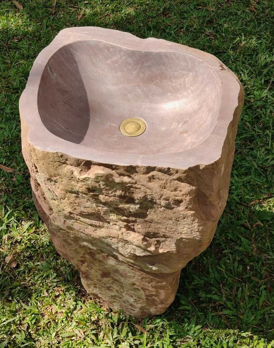 Lavamanos en piedra de rio pedestal monolítico