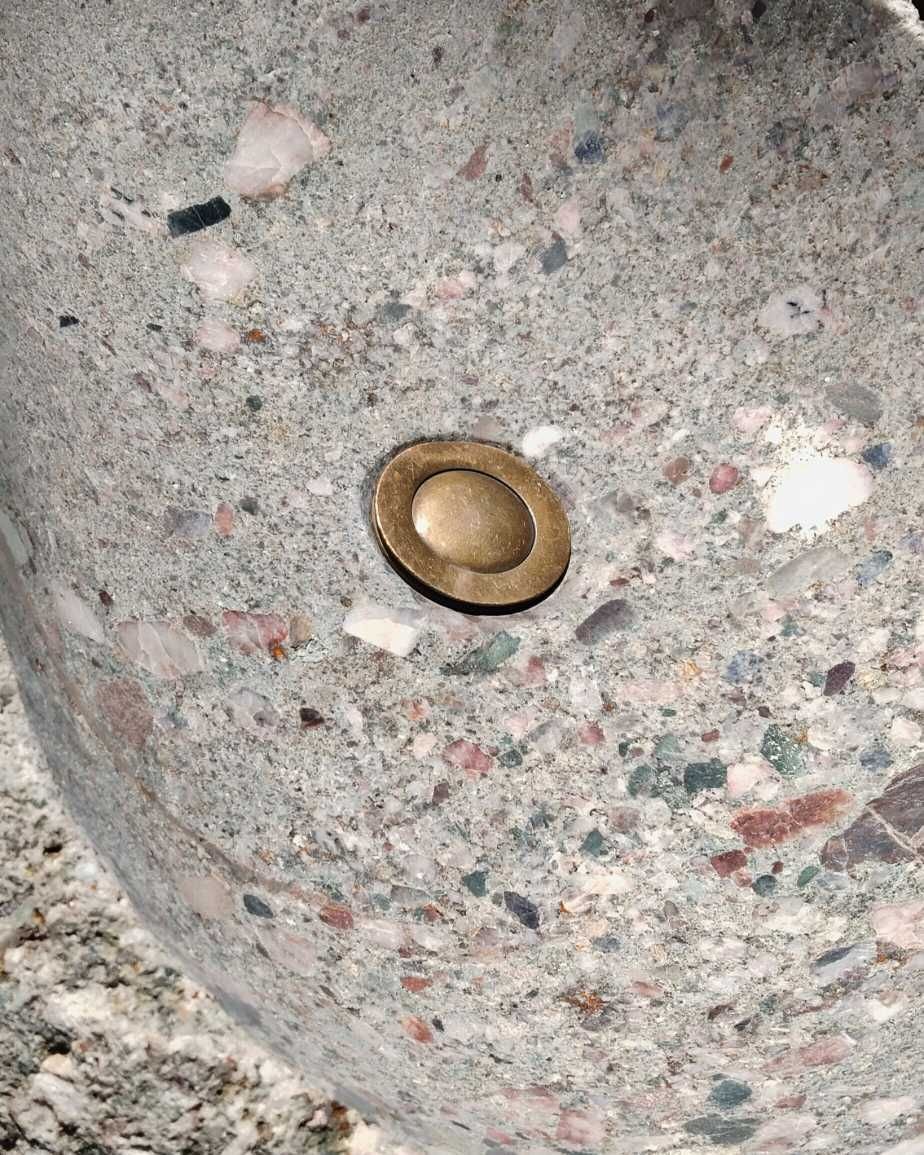 Lavamanos en piedra de río
